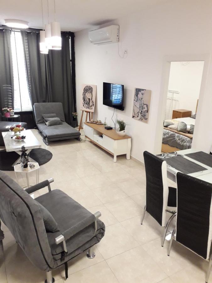 Bat Yam On The Beach Apartman Kültér fotó